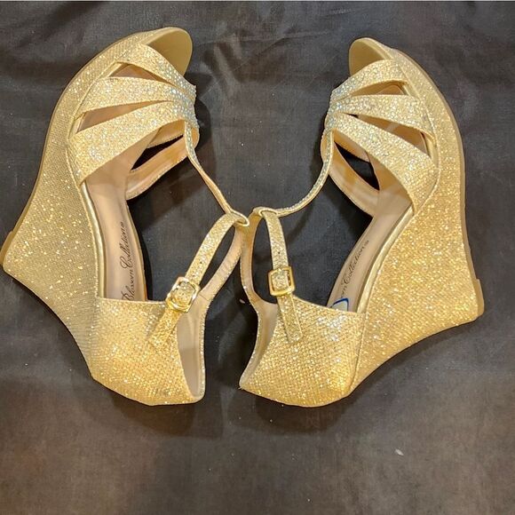 BRAND NEW DE BLOMSSOM COLLECT GLITTER RHINESTONE T-STRAP PLATFORM WEDGE SANDALS - Picture 13 of 16